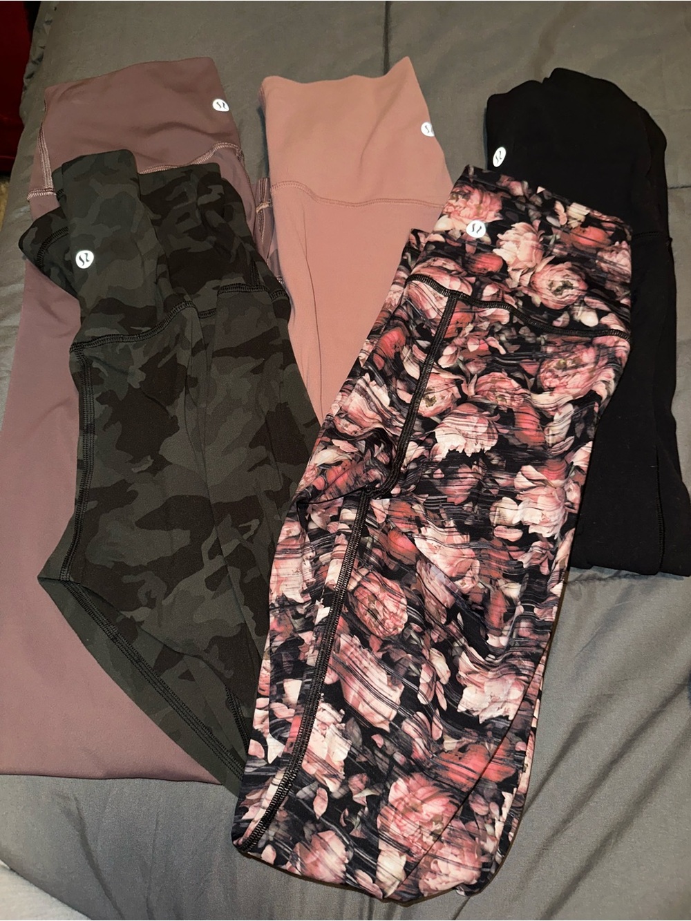 Bundle of 5 pairs of Lululemon FULL LENGTH Leggings size 4